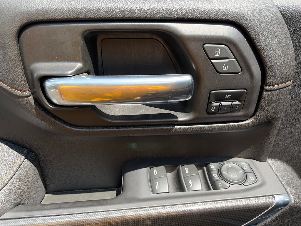 Used 2023 GMC Sierra 2500 AT4 w/ AT4 Premium Plus Package AWD/4WD image 17