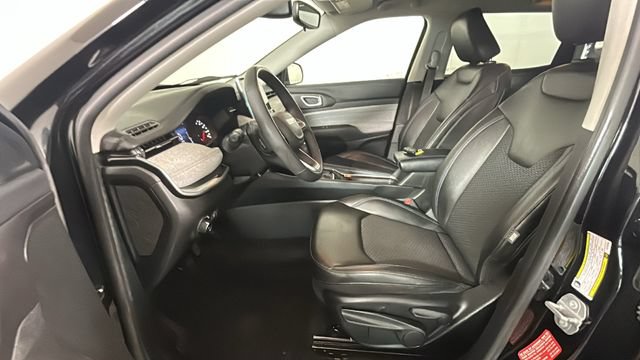 Used 2022 Jeep Compass Latitude FWD image 11