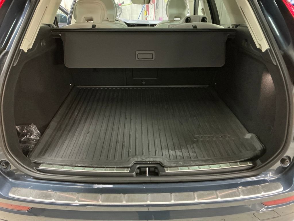 Used 2023 Volvo XC60 B5 Plus w/ Climate Package image 28