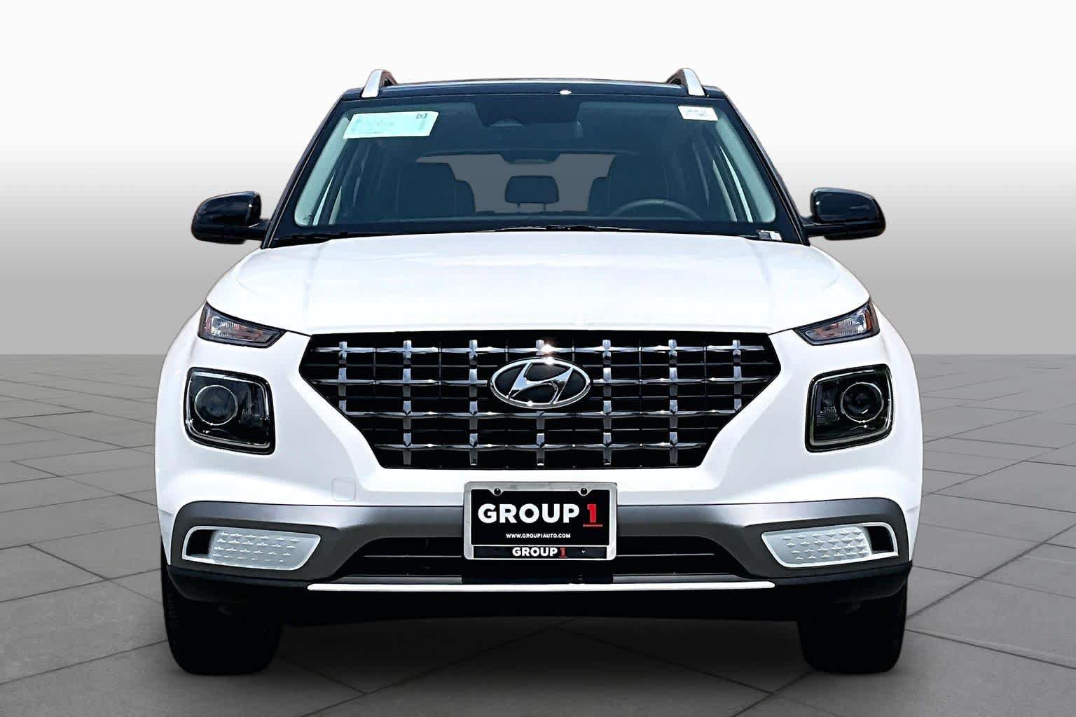 New 2026 Hyundai Venue SEL FWD image 3