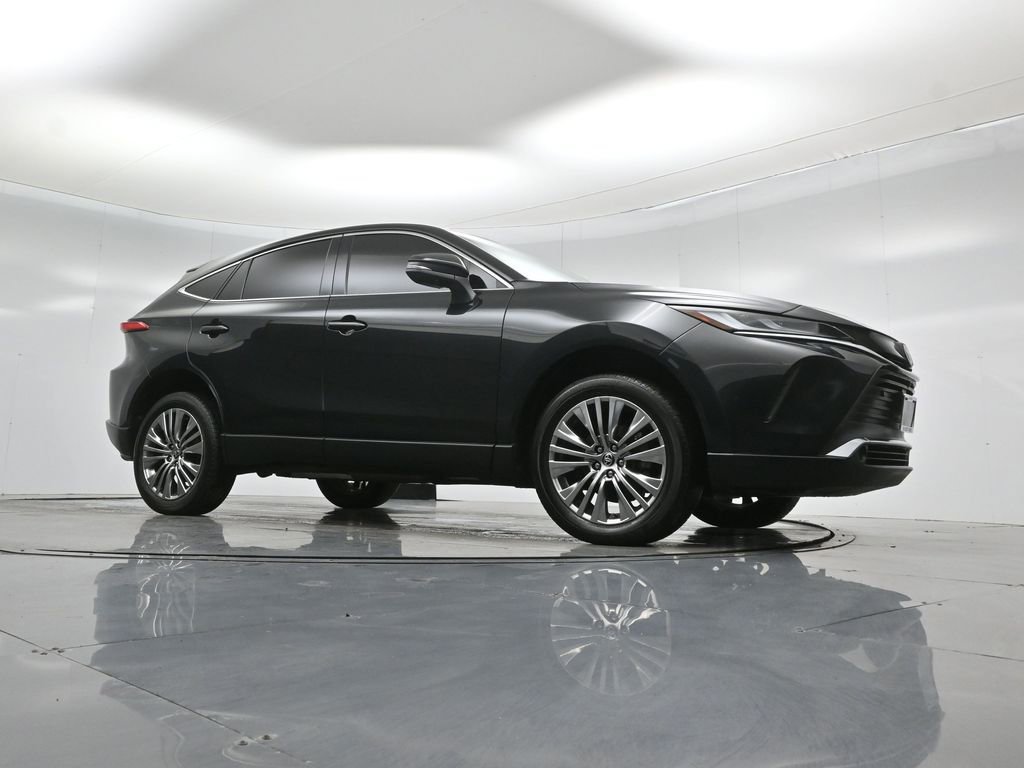 Used 2024 Toyota Venza Limited image 3