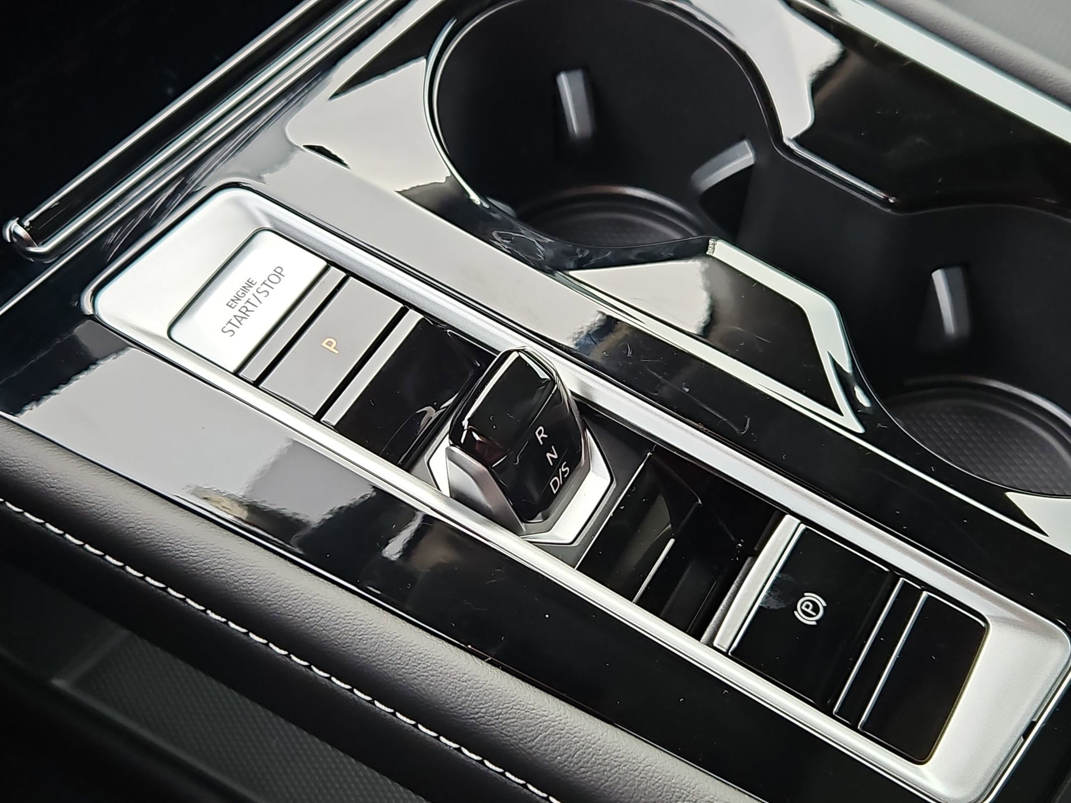 New 2026 Volkswagen Atlas SEL Premium R-Line image 17