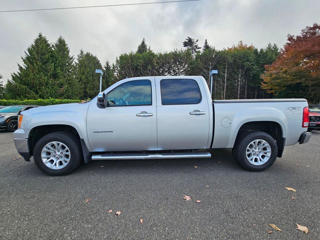 Used 2011 GMC Sierra 1500 SLT w/ Chrome Essentials Package AWD/4WD image 4