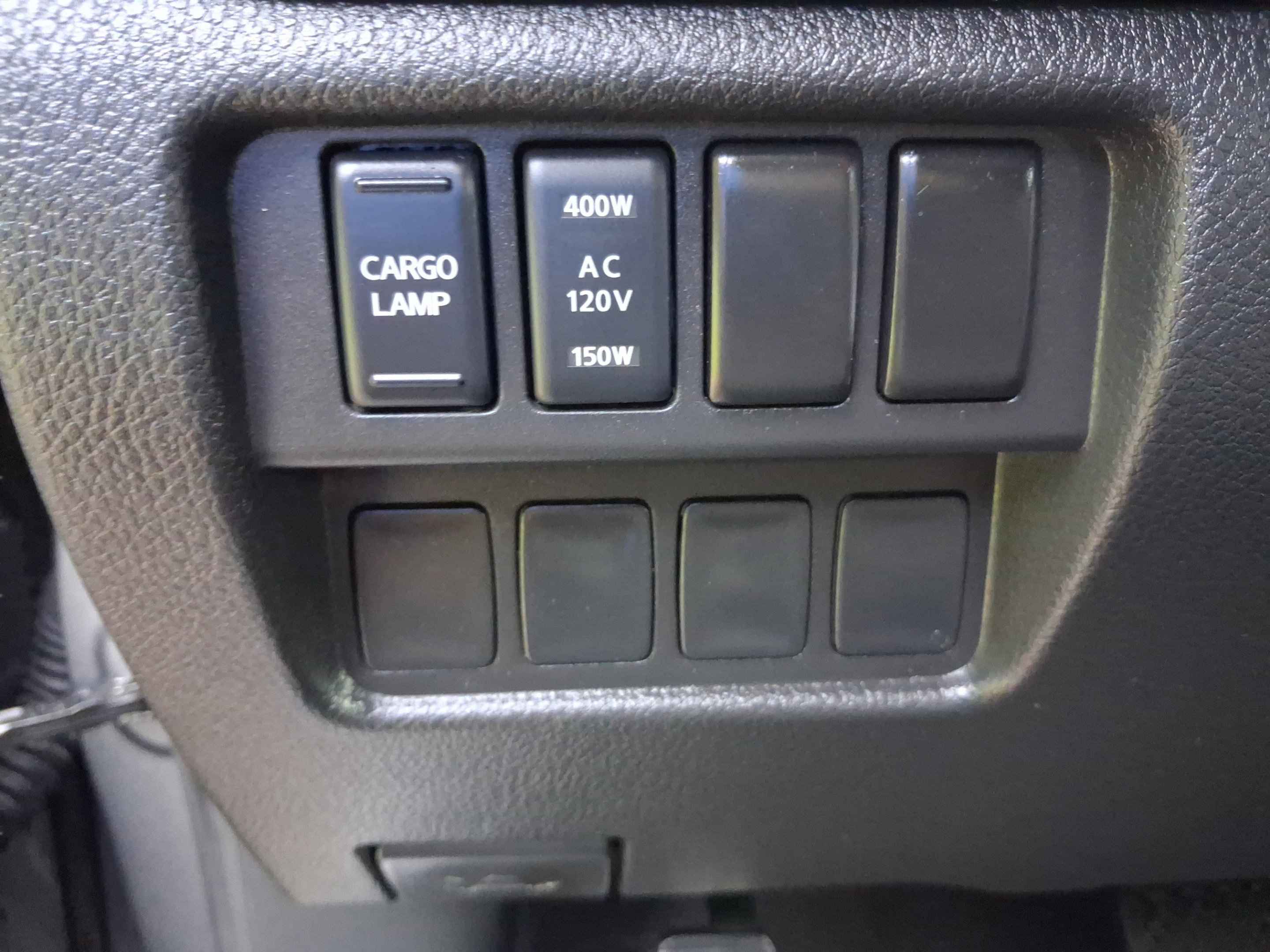 Used 2024 Nissan Titan SV w/ SV Convenience Package AWD/4WD image 22