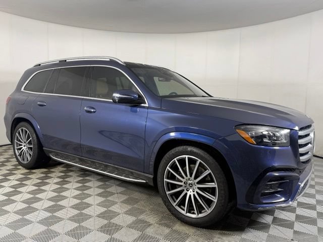 Used 2024 Mercedes-Benz GLS 580 4MATIC image 23