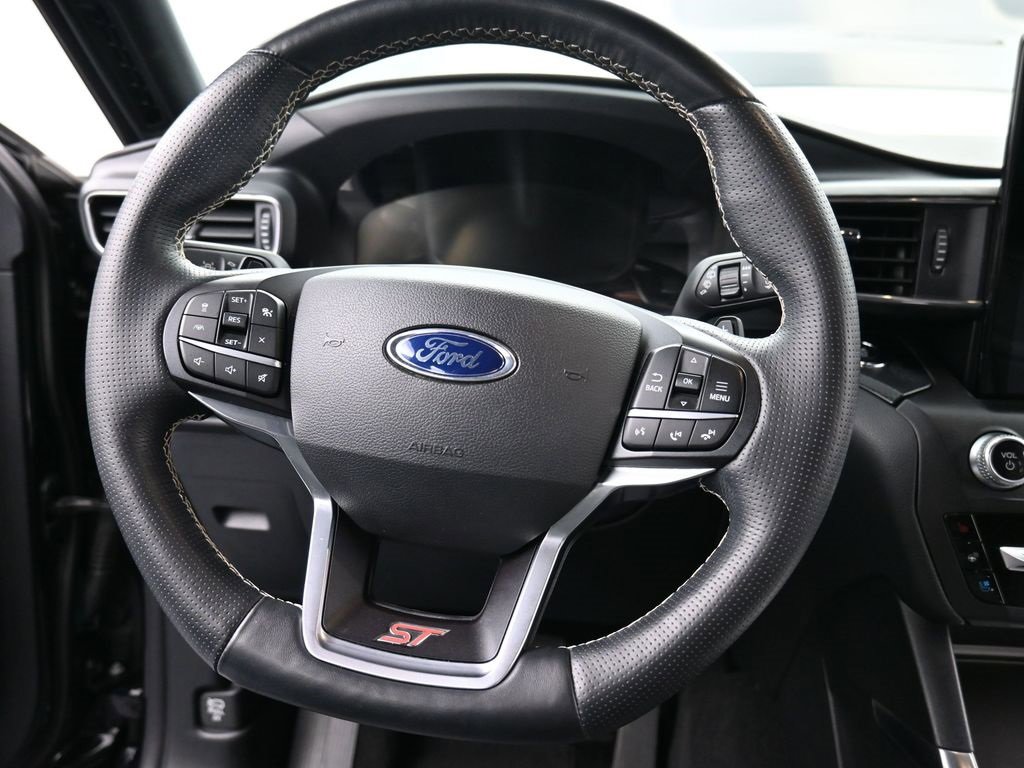 Used 2020 Ford Explorer ST w/ Premium Technology Package image 11