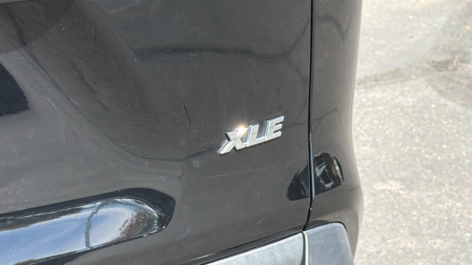 Used 2023 Toyota RAV4 XLE Premium FWD image 28