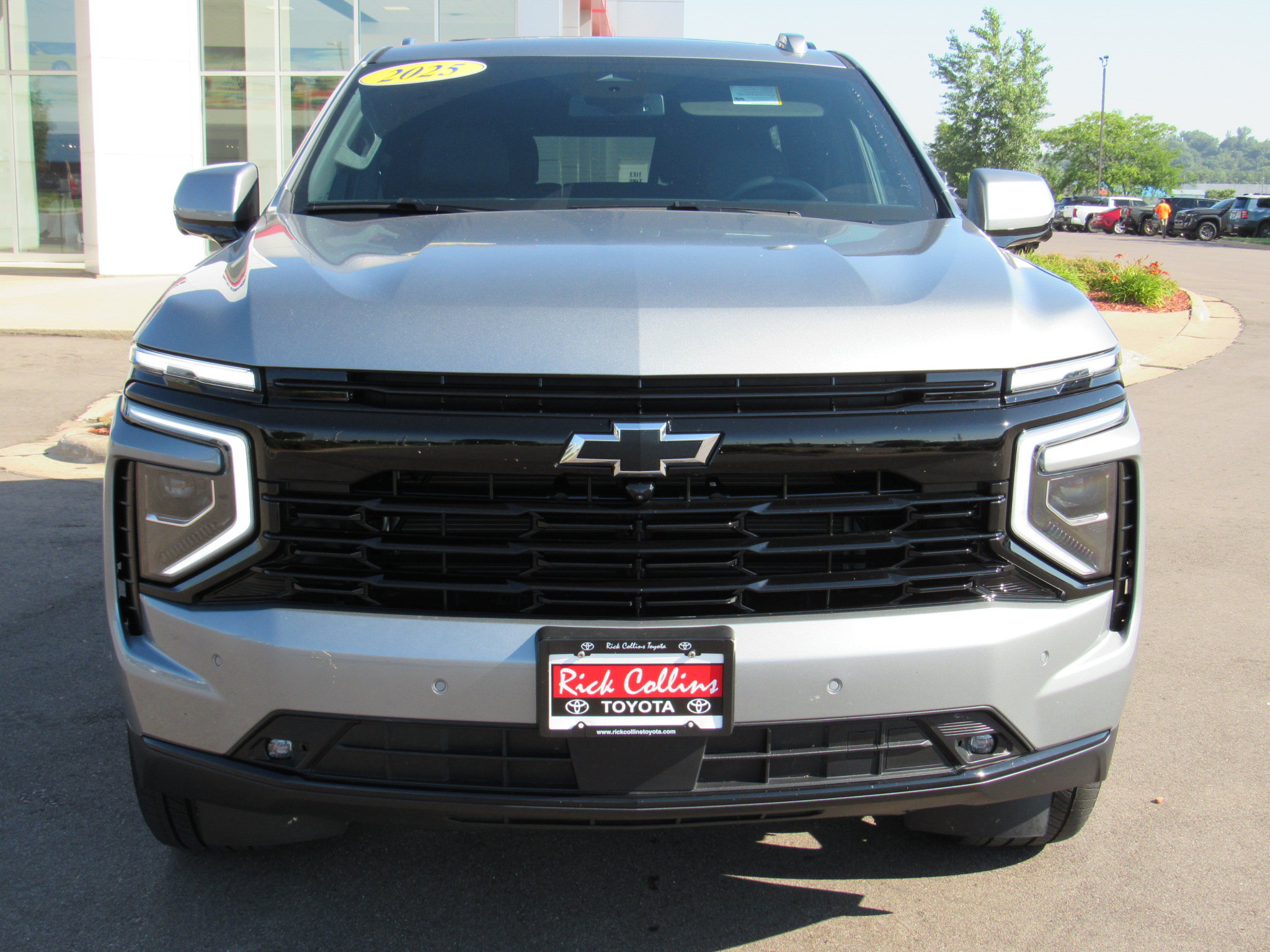 Used 2025 Chevrolet Tahoe RST w/ RST Capability Package AWD/4WD image 3