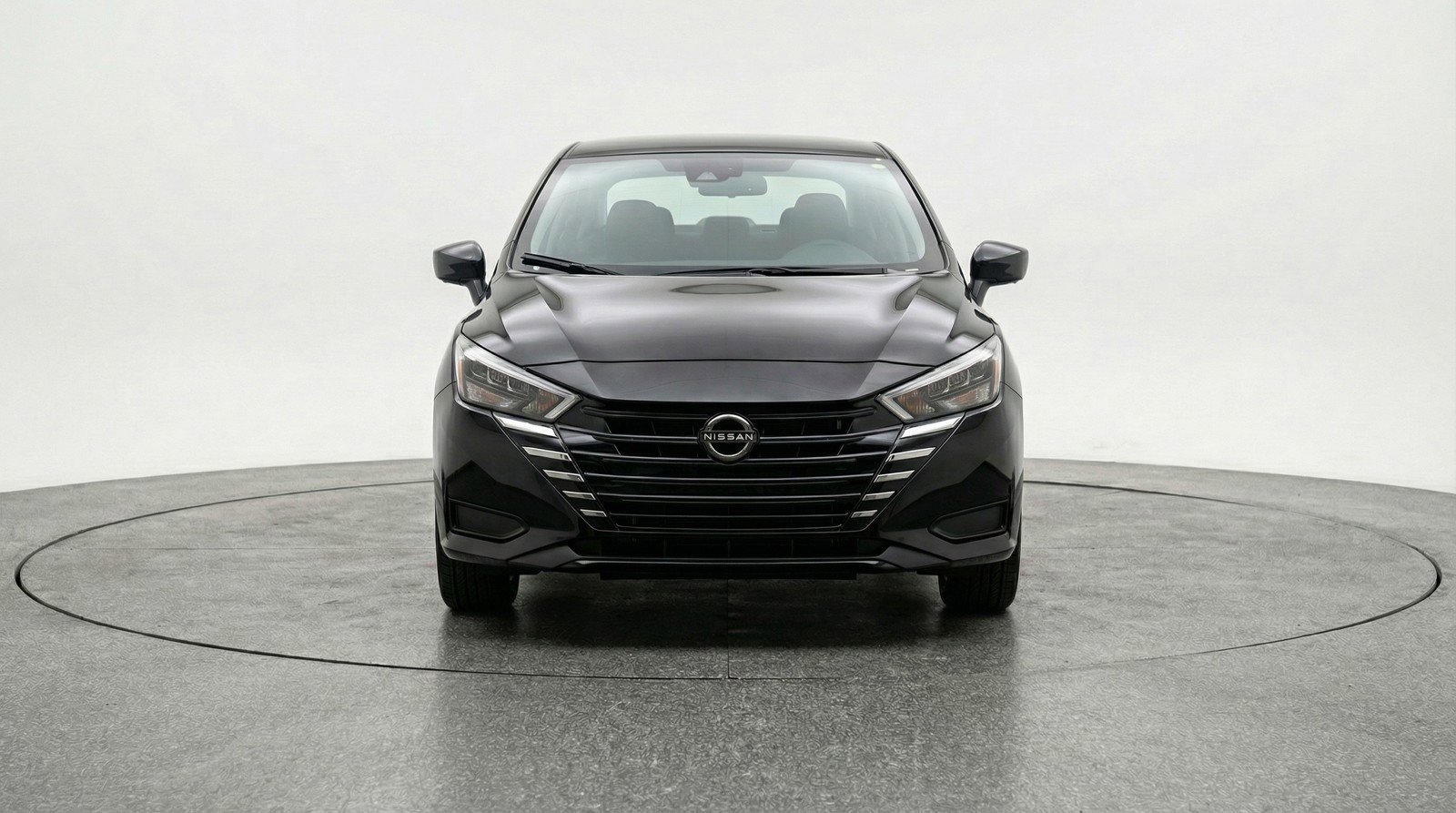 Used 2025 Nissan Versa SV image 2