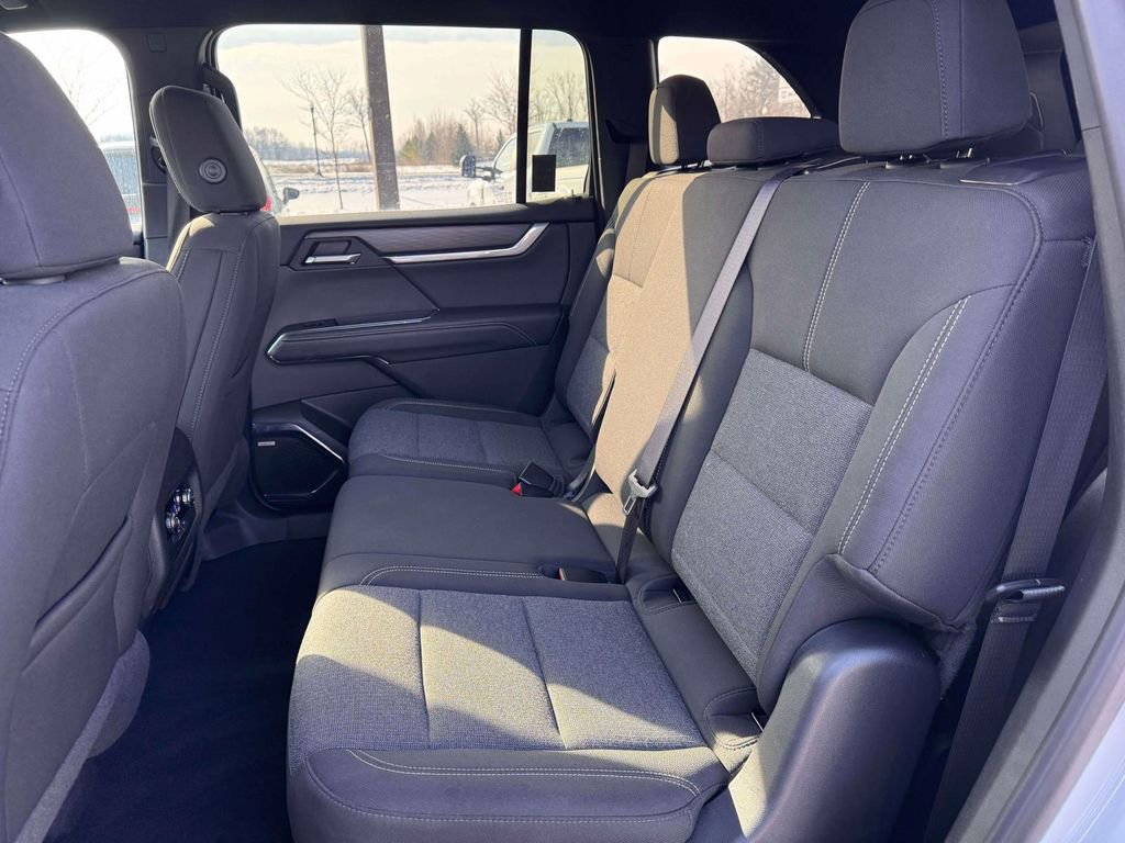 Used 2025 GMC Acadia Elevation image 10