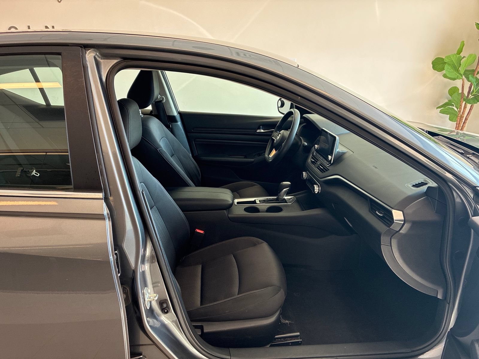 Used 2019 Nissan Altima 2.5 S FWD image 7