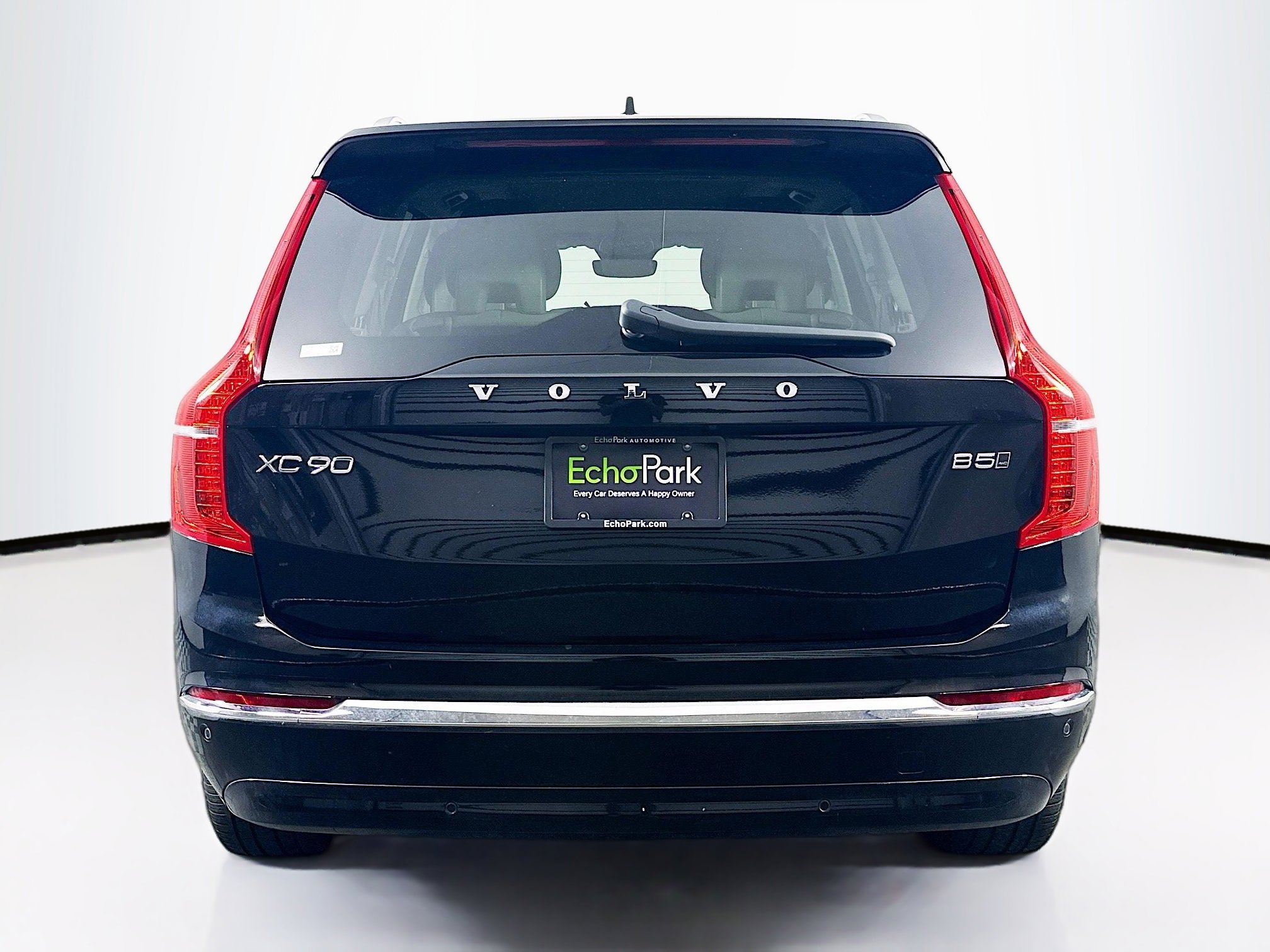 Used 2025 Volvo XC90 B5 Core w/ Protection Package AWD/4WD image 7