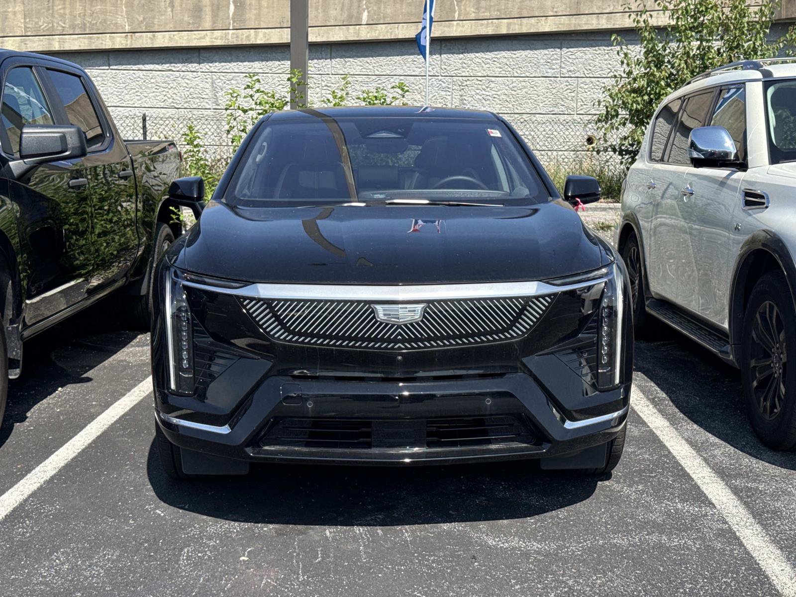 Certified 2025 Cadillac Optiq Luxury 1 AWD/4WD image 2