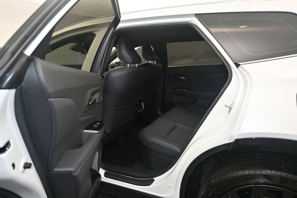 Used 2025 Toyota Crown Signia w/ Advanced Technology Package AWD/4WD image 11