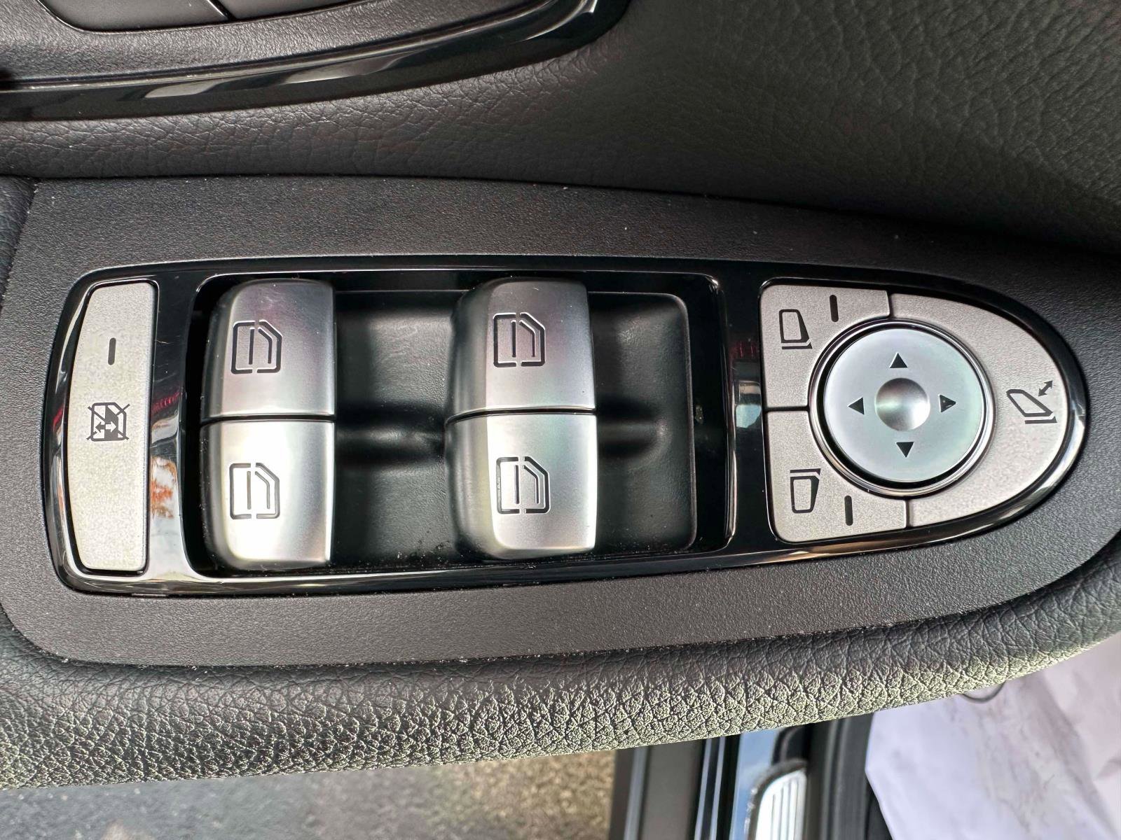 Certified 2022 Mercedes-Benz GLC 300 4MATIC image 13