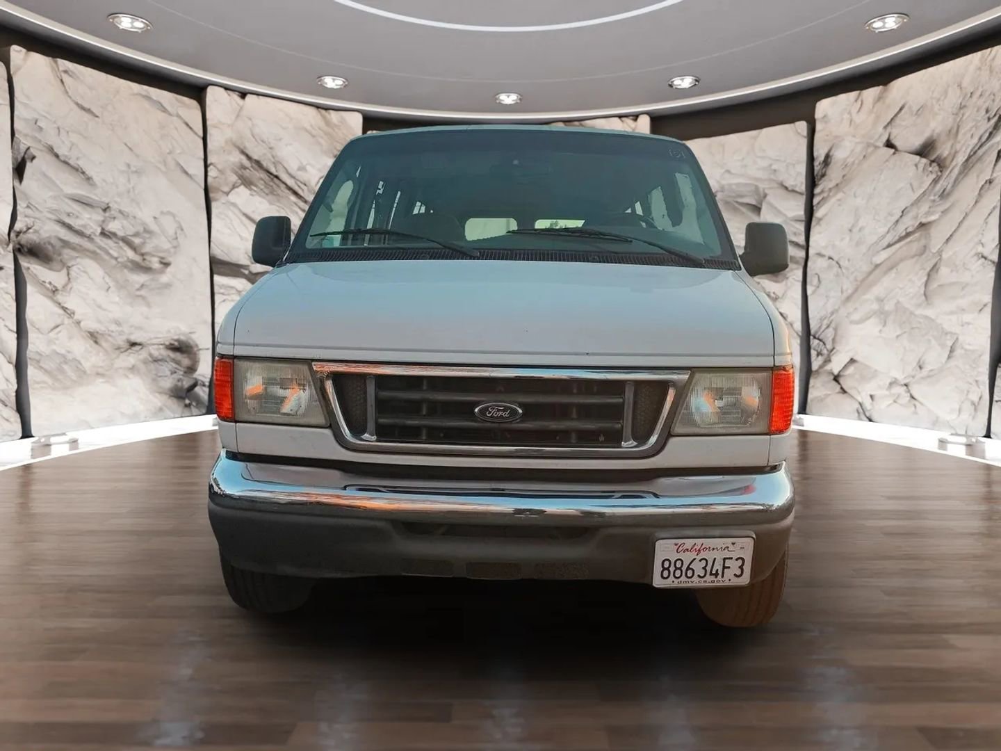 Used 2007 Ford E-350 and Econoline 350 XLT image 2