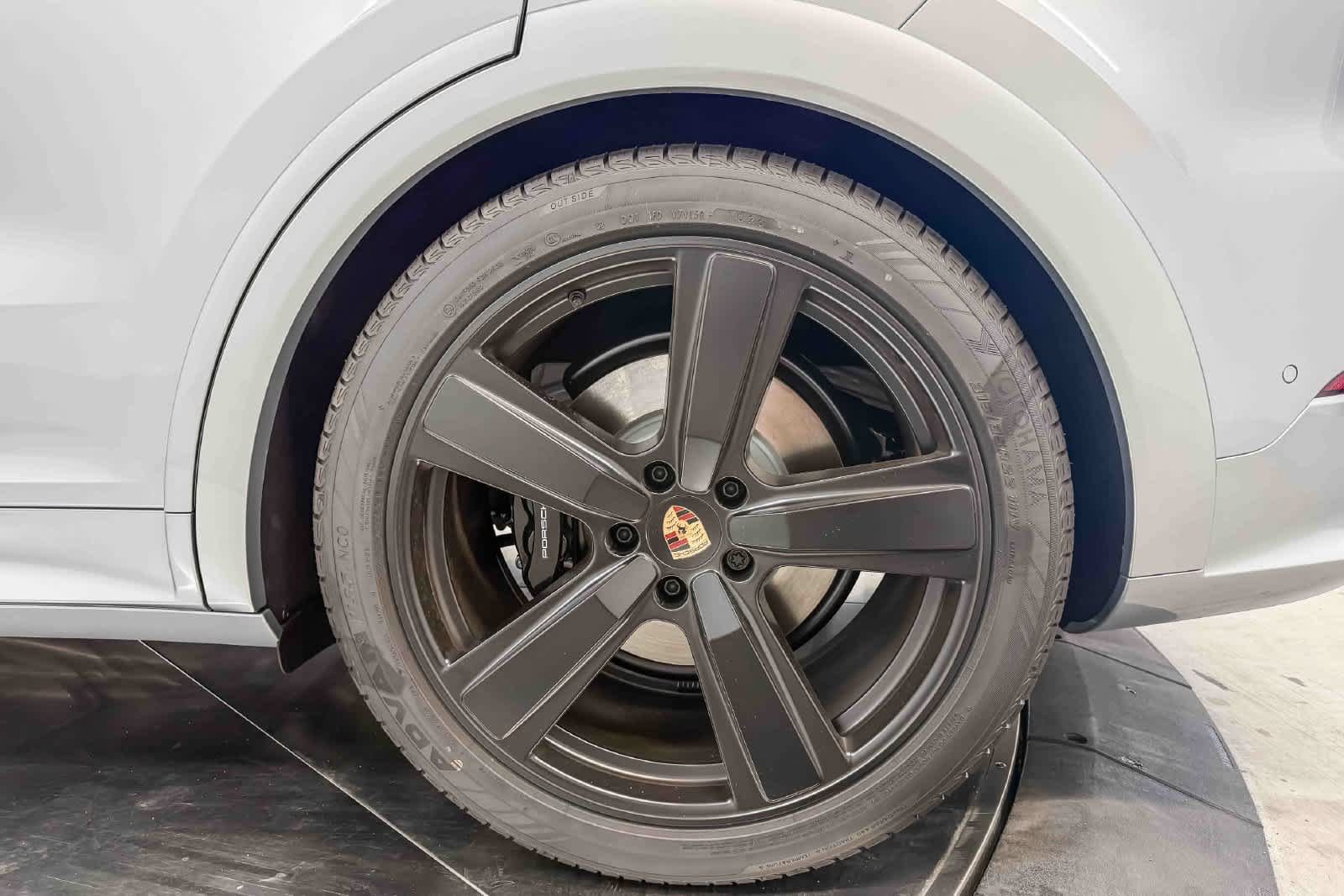 New 2026 Porsche Cayenne GTS AWD/4WD image 12