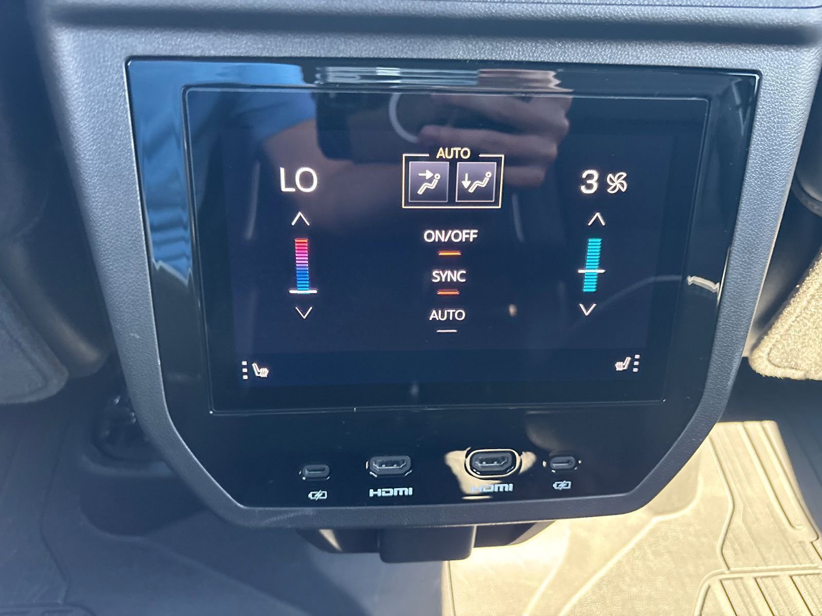 New 2026 GMC Yukon XL AT4 Ultimate w/ LPO, Illumination Package image 27