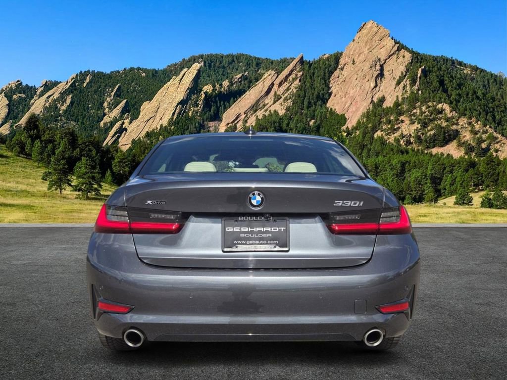 Used 2021 BMW 330i xDrive Sedan w/ Premium Package AWD/4WD image 6