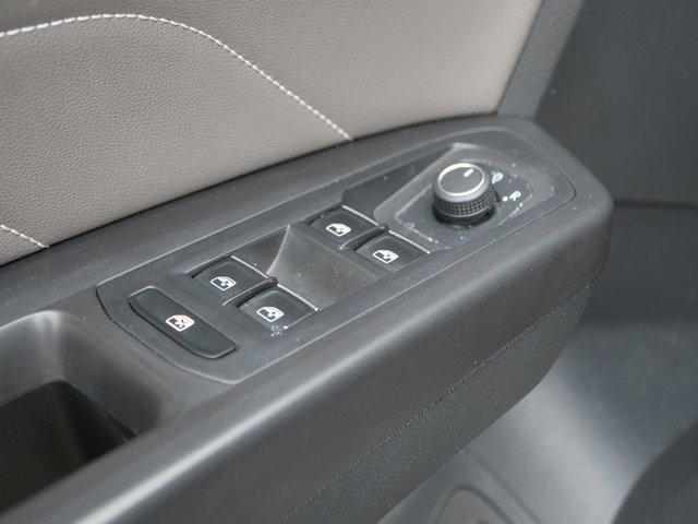 Used 2023 Volkswagen Atlas SE w/ Black Wheel Package image 16