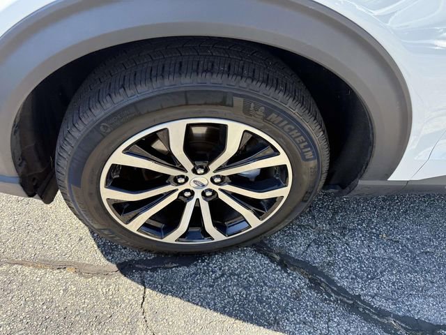 Used 2025 Ford Explorer ST-Line image 15