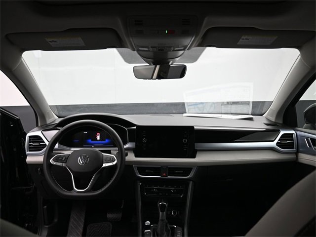 New 2026 Volkswagen Taos SE image 10