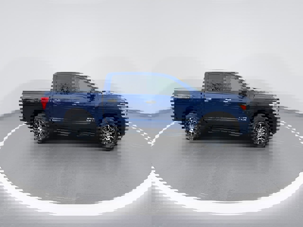 Used 2021 Nissan Titan SV w/ SV Convenience Package image 22