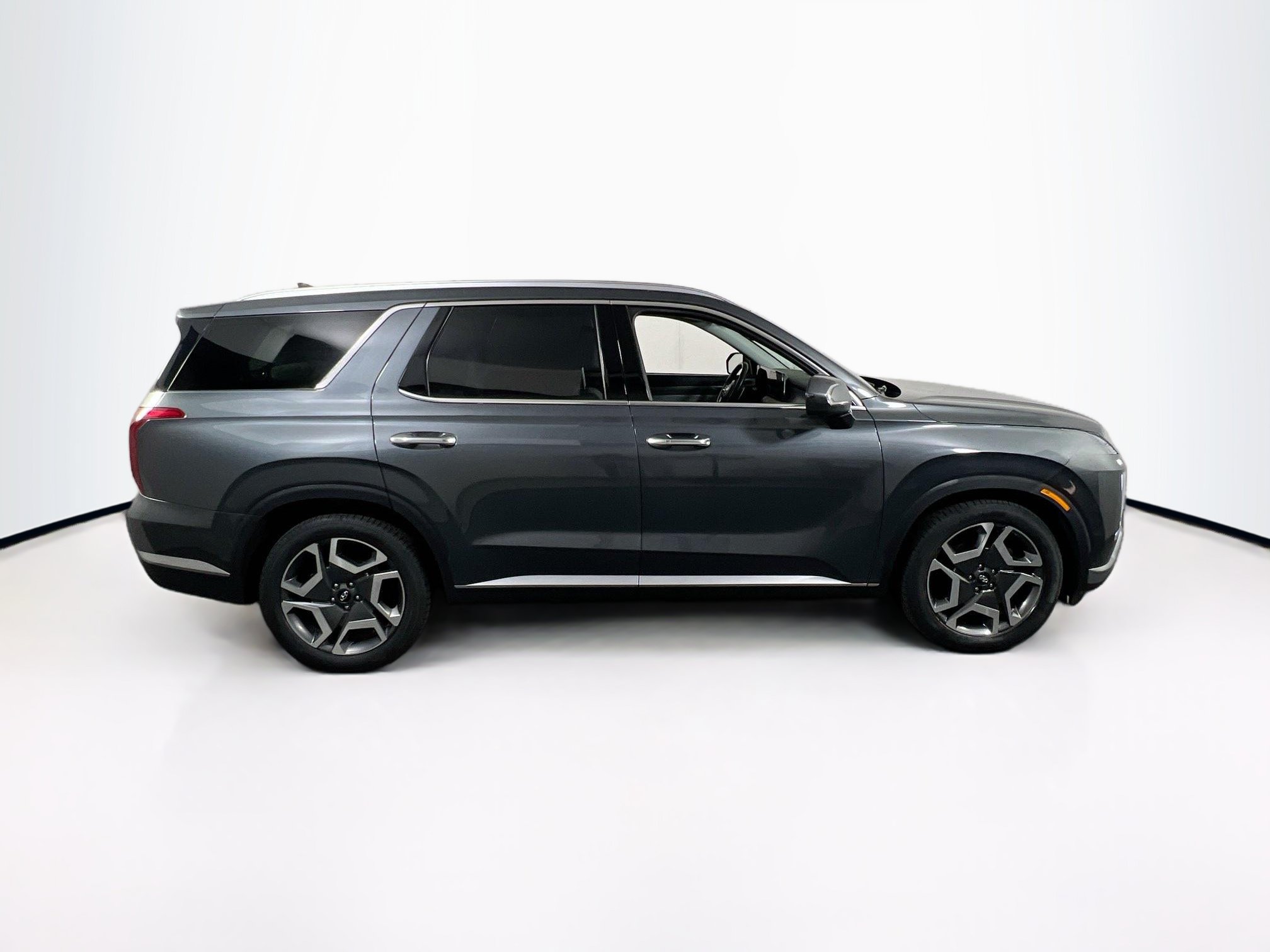 Used 2023 Hyundai Palisade SEL w/ Cargo Package AWD/4WD image 4
