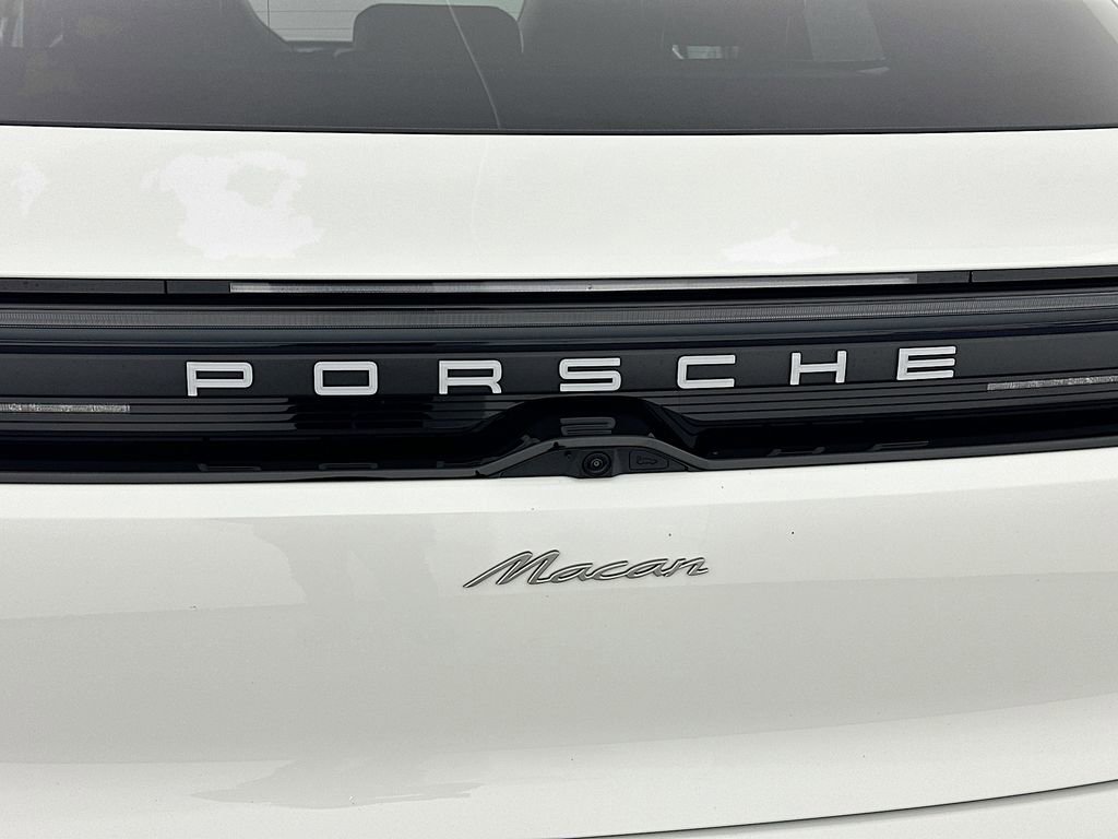 Certified 2025 Porsche Macan Electric image 35
