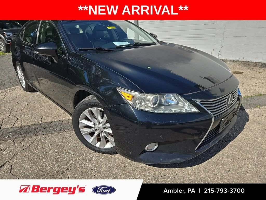 Used 2013 Lexus ES 300h w/ Luxury Pkg FWD image 1