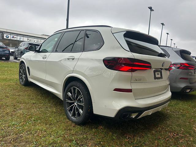 New 2026 BMW X5 xDrive40i w/ M Sport Package image 3