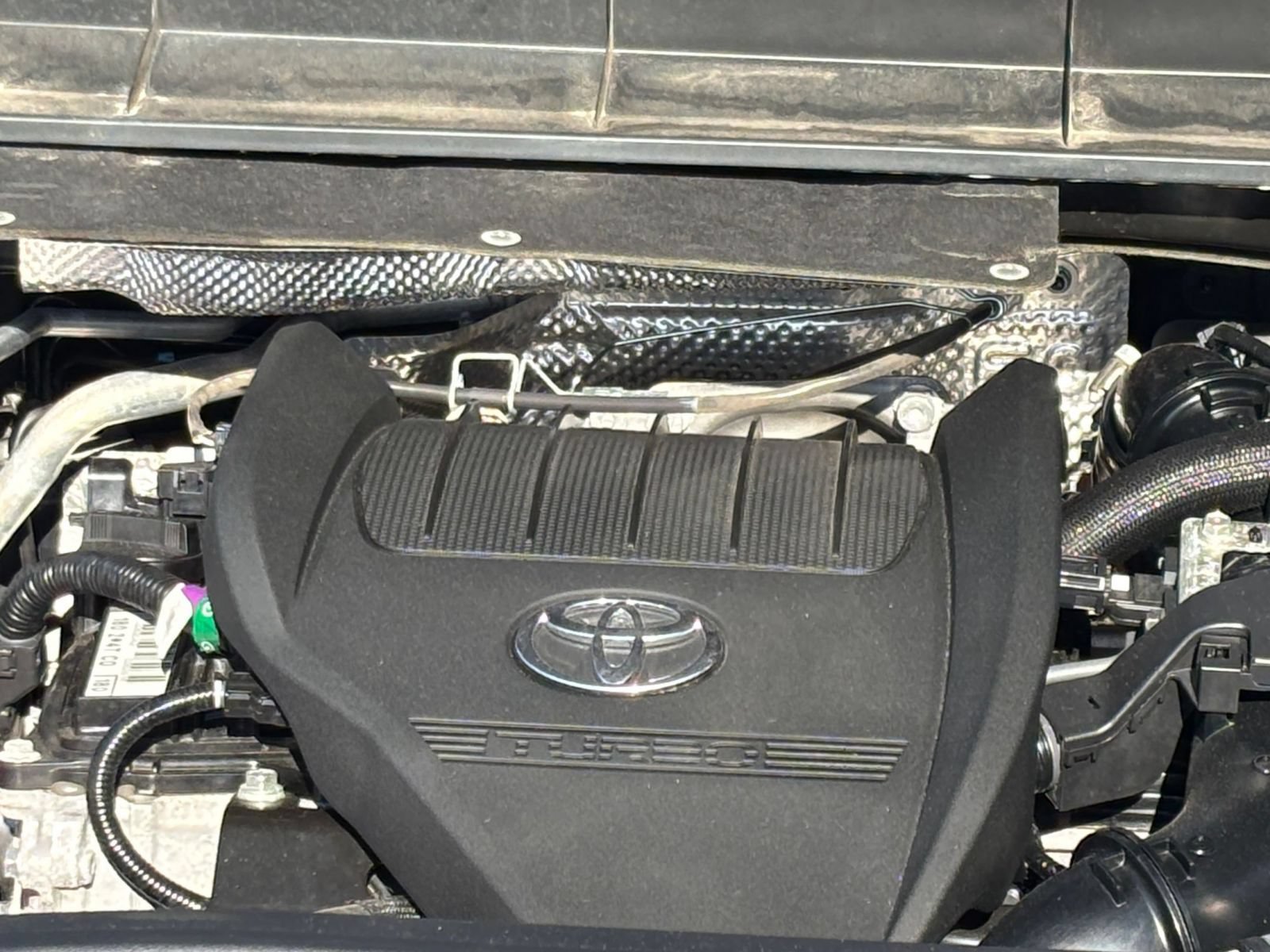Used 2025 Toyota Highlander LE FWD image 31