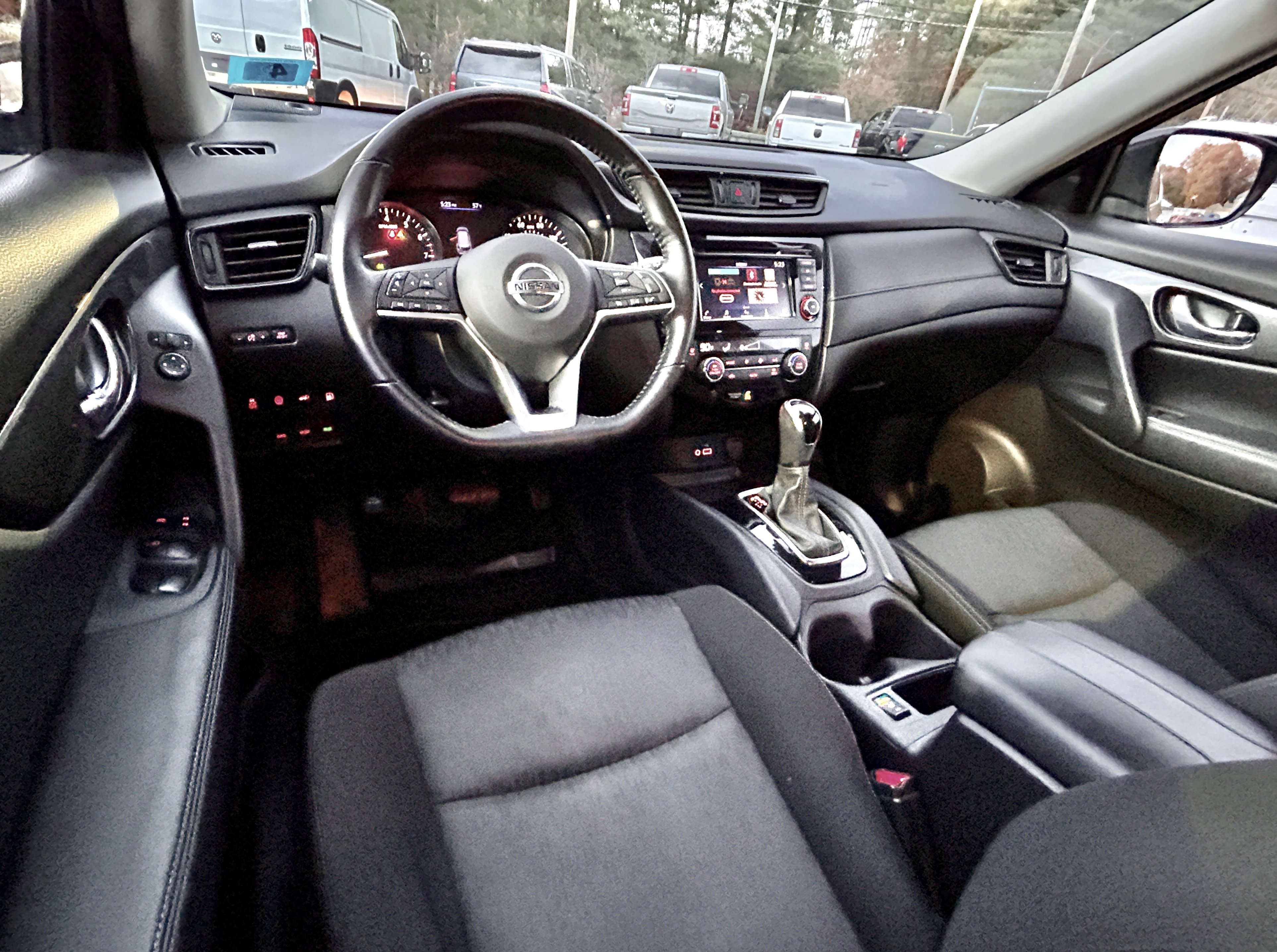 Used 2020 Nissan Rogue SV image 22