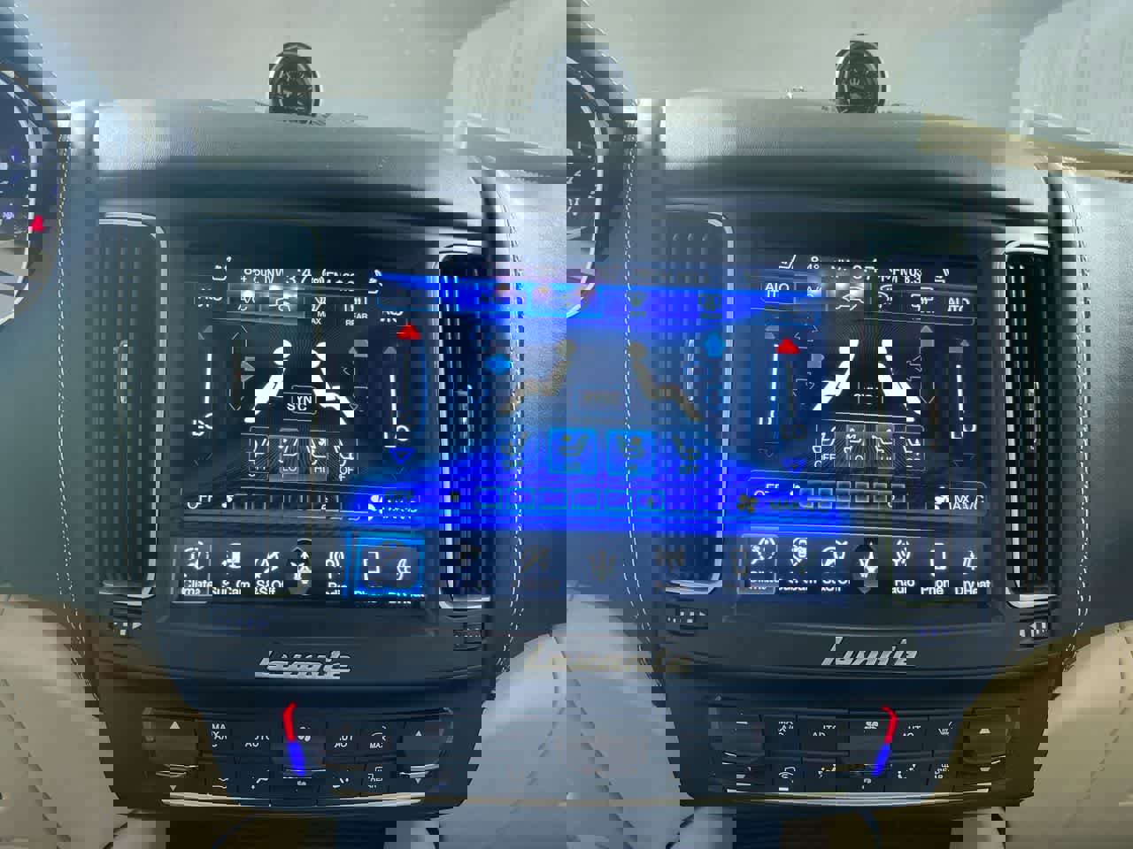 Used 2020 Maserati Levante GranLusso image 27