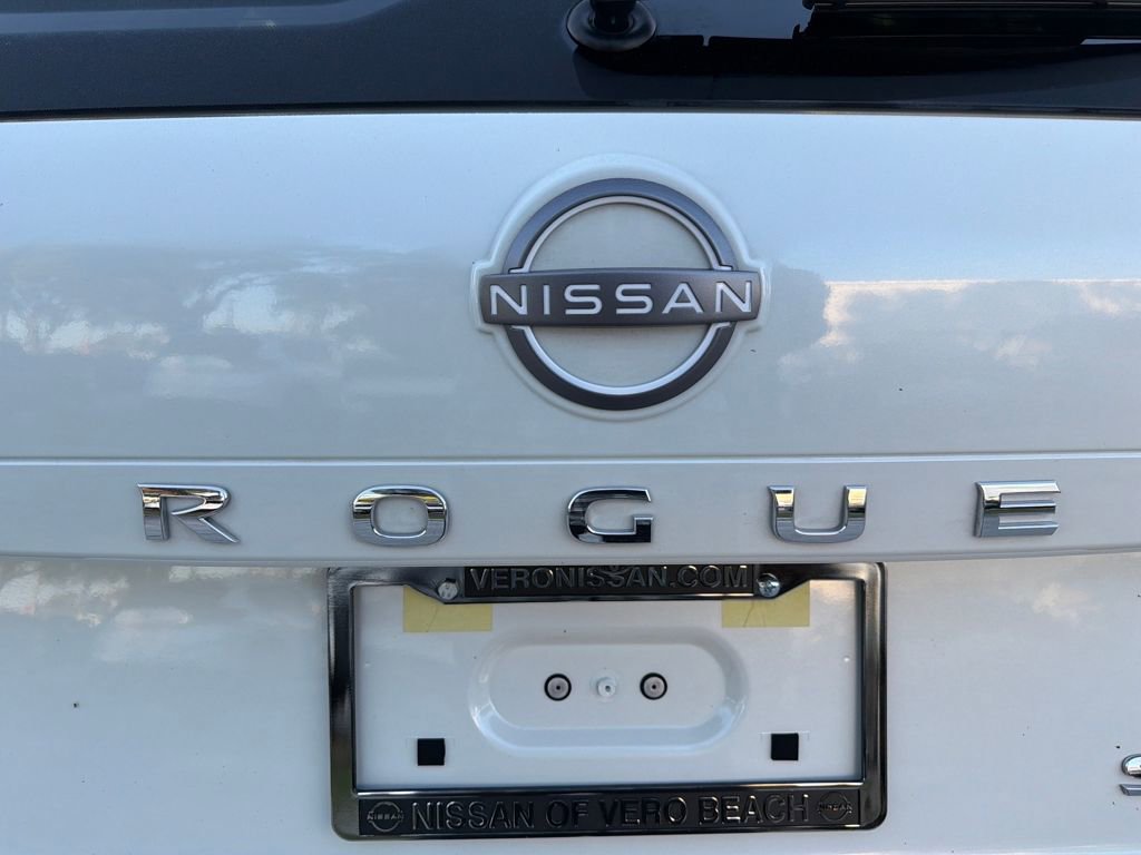 Used 2023 Nissan Rogue SL w/ SL Premium Package image 10