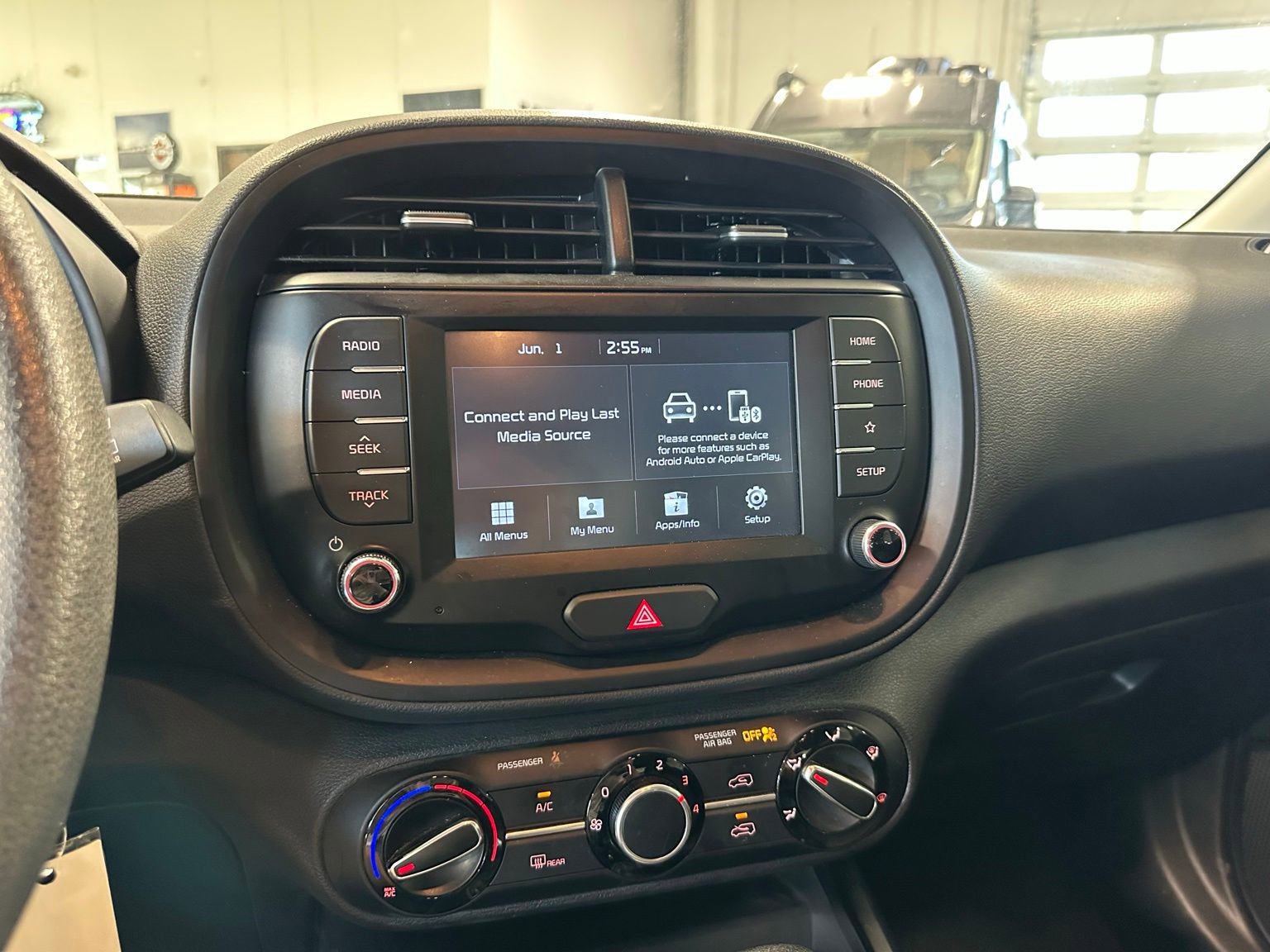 Used 2020 Kia Soul S FWD image 14