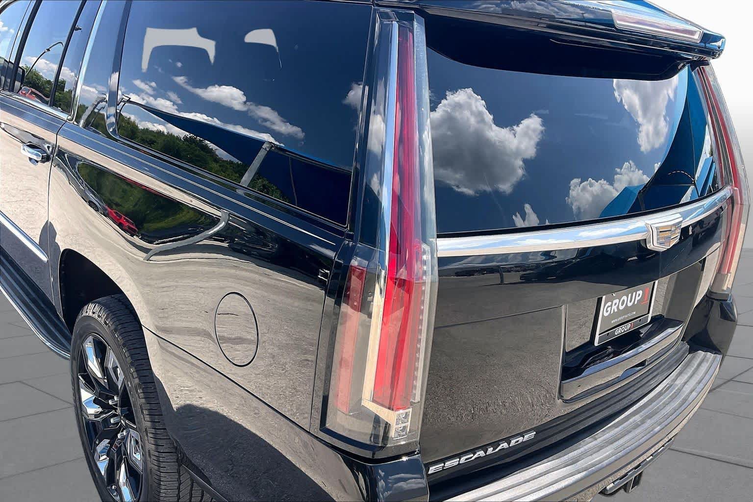 Used 2015 Cadillac Escalade ESV Luxury AWD/4WD image 28