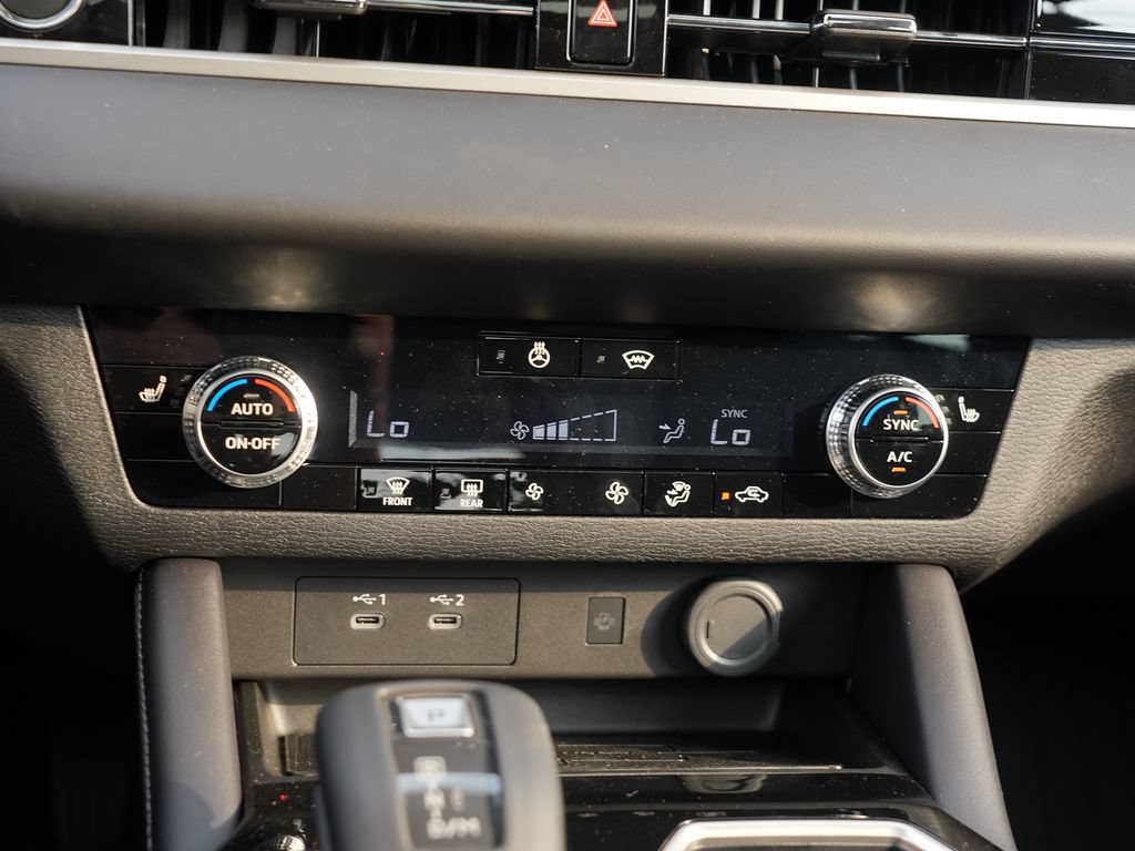 New 2026 Mitsubishi Outlander AWD image 26