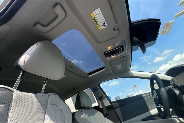 New 2025 Hyundai Elantra Limited image 28