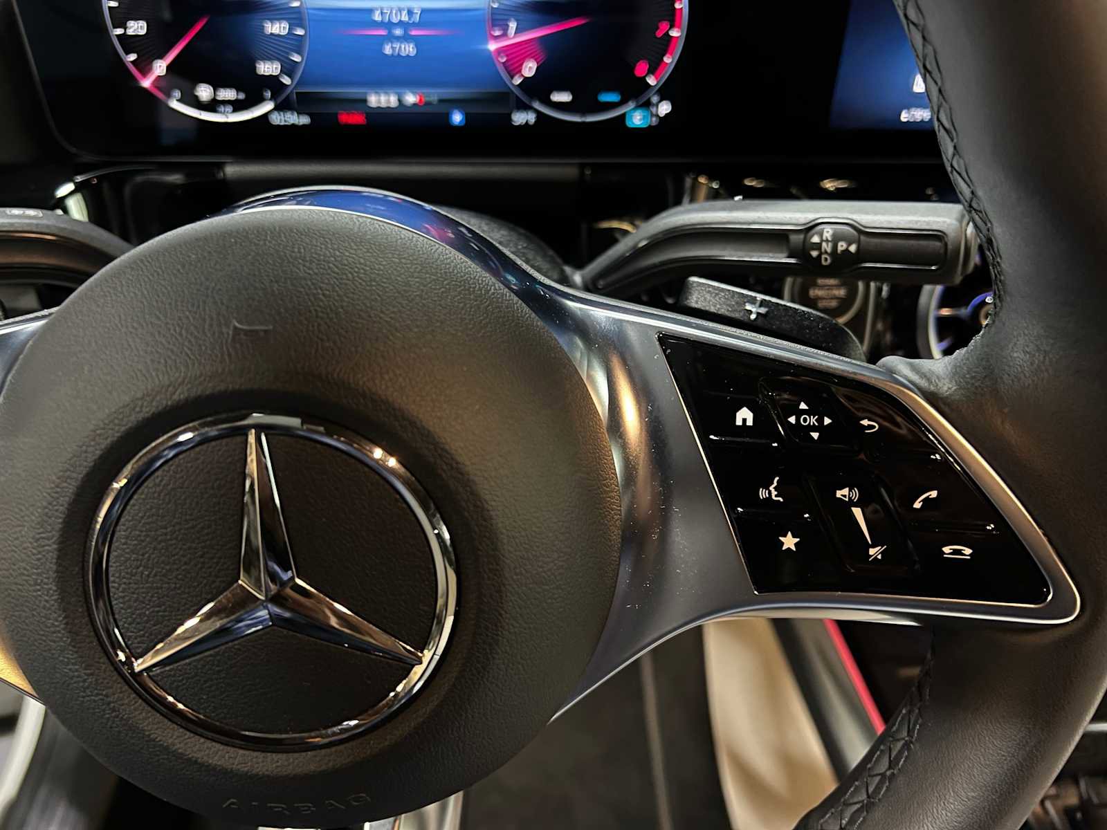 Certified 2025 Mercedes-Benz GLA 250 4MATIC image 28