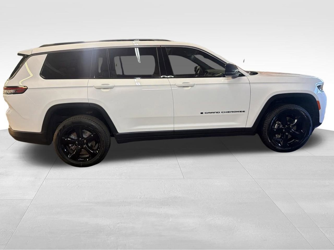 New 2026 Jeep Grand Cherokee L Limited w/ Limited Altitude Package AWD/4WD image 5