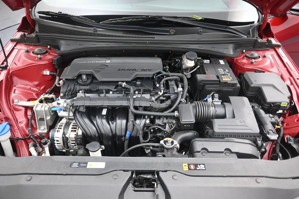Used 2025 Hyundai Elantra Sport FWD image 11