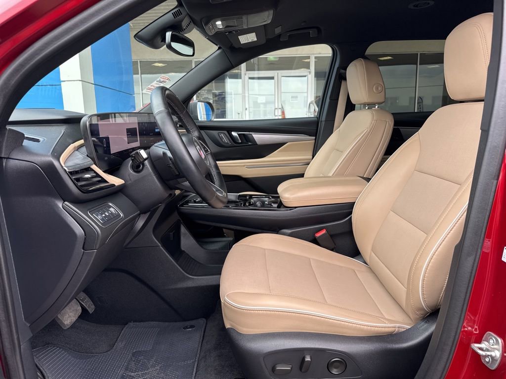 Used 2025 Buick Enclave Preferred w/ Power Package image 17