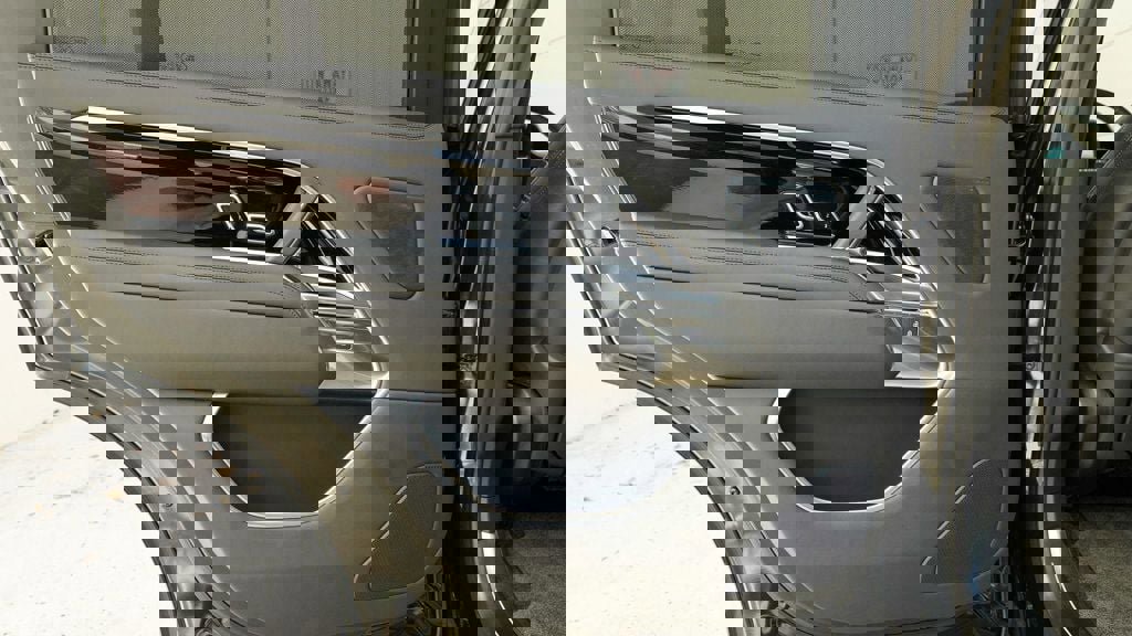 Used 2023 Land Rover Range Rover Long Wheelbase Autobiography image 56