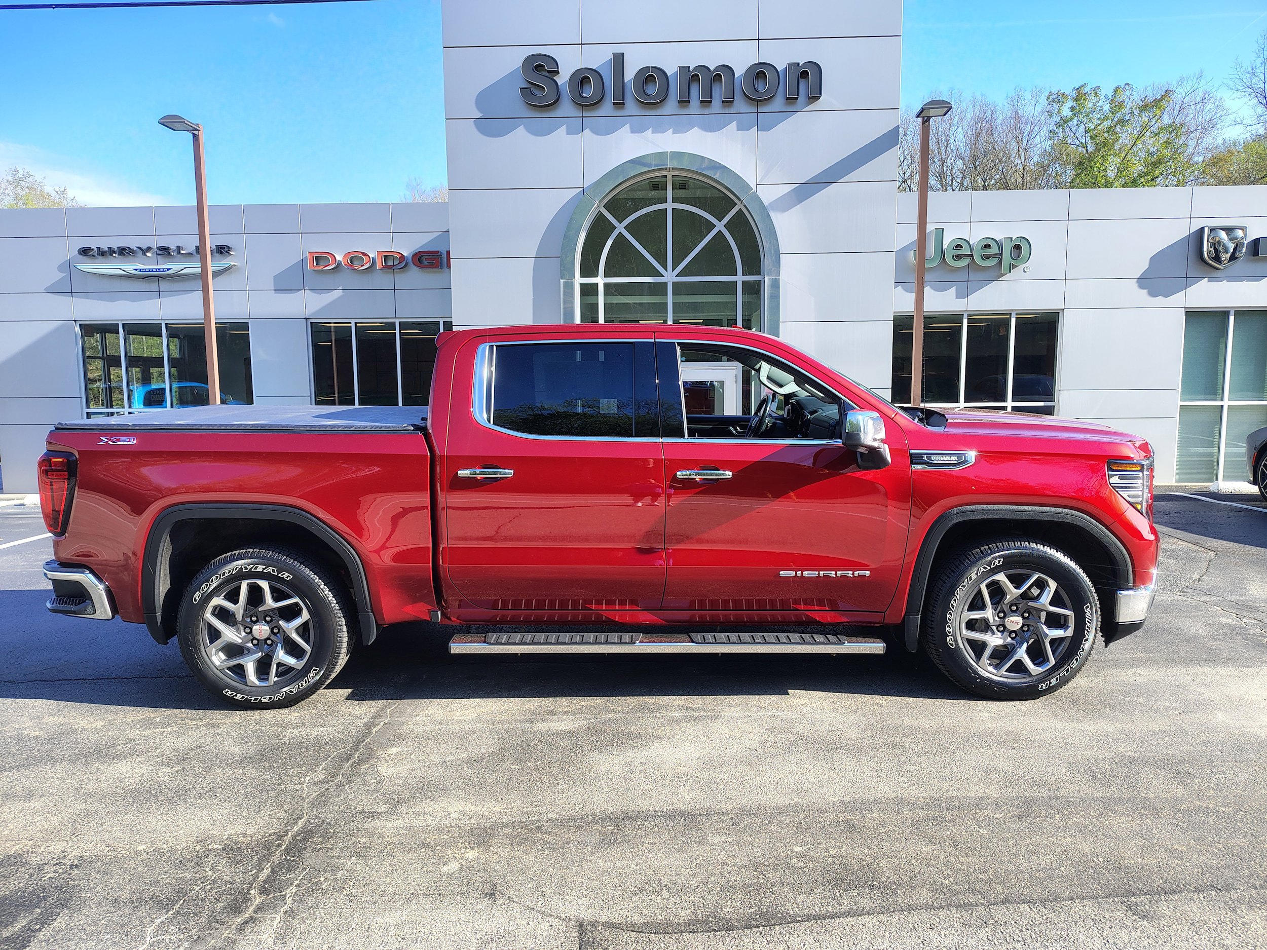 Used 2022 GMC Sierra 1500 SLT w/ SLT Convenience Package AWD/4WD image 1