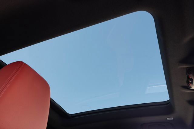 Certified 2025 BMW X2 xDrive28i w/ Premium Package image 28