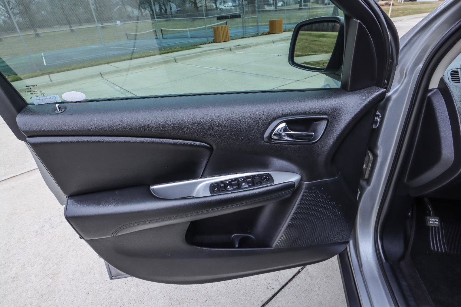Used 2020 Dodge Journey SE FWD image 25