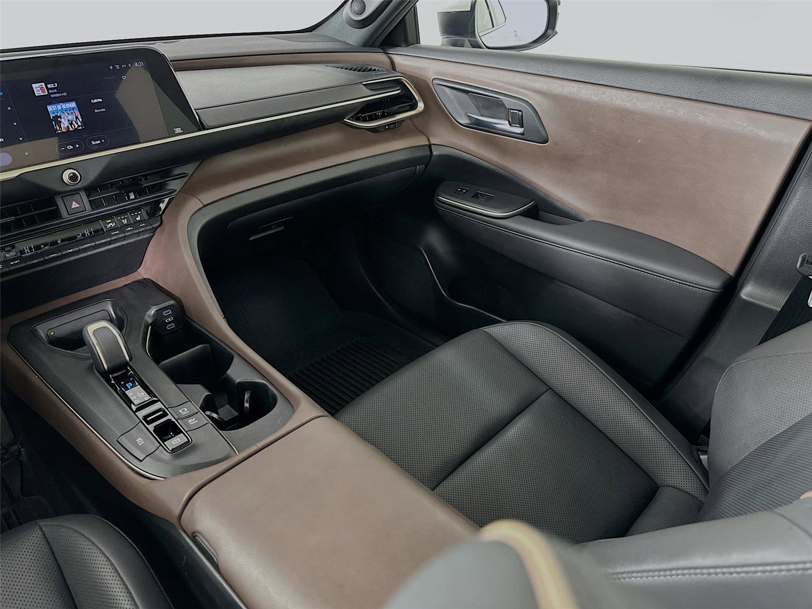 Certified 2023 Toyota Crown Limited image 25