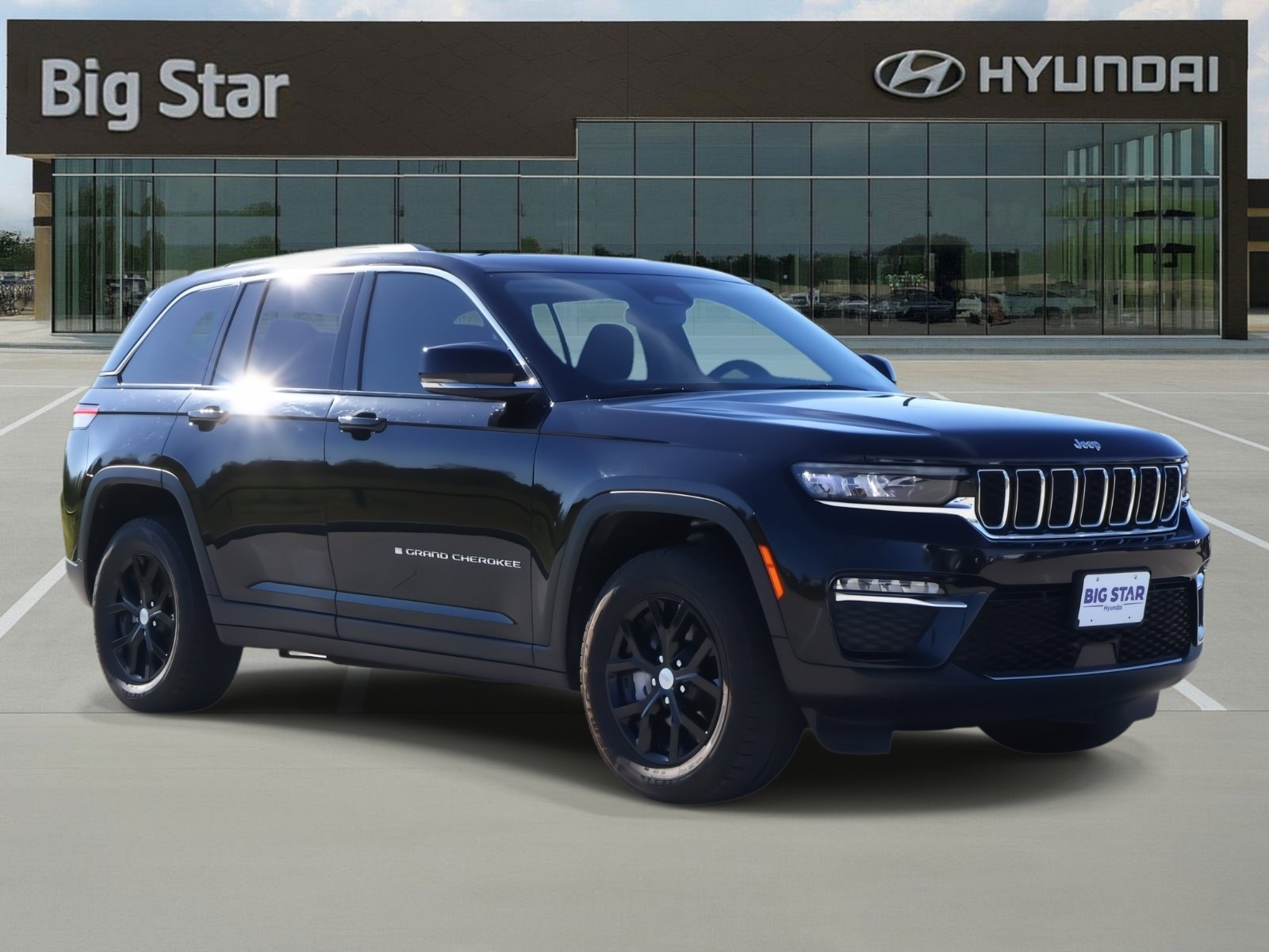 Used 2024 Jeep Grand Cherokee Limited image 6