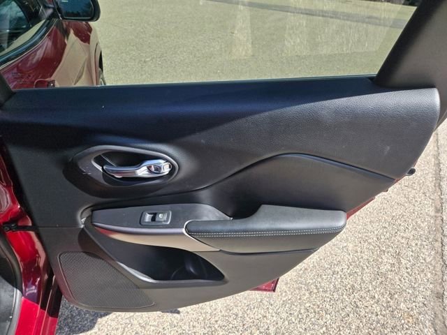 Used 2019 Jeep Cherokee Overland AWD/4WD image 12